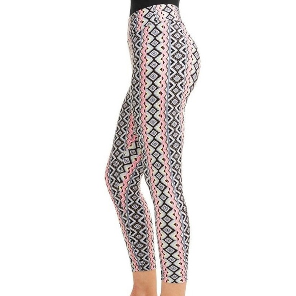 Time & TruSkim Fit Cropped Leggings - Picture 2 of 4